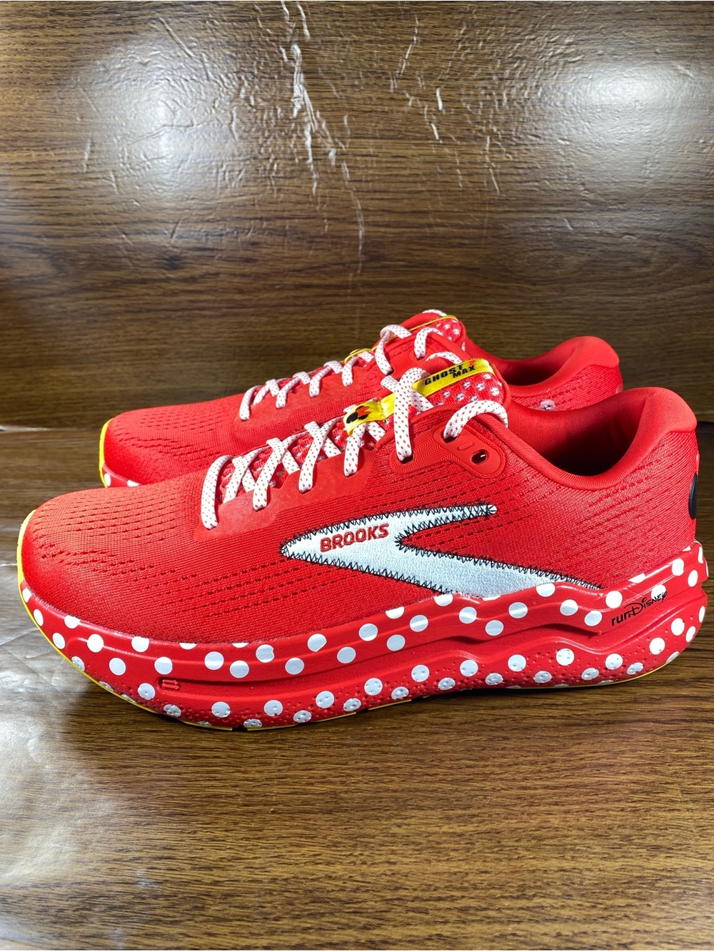 Brooks Ghost Max 2 Minnie Mouse Mens Running Walking Shoe Size 10 Run Disney - Picture 6 of 12